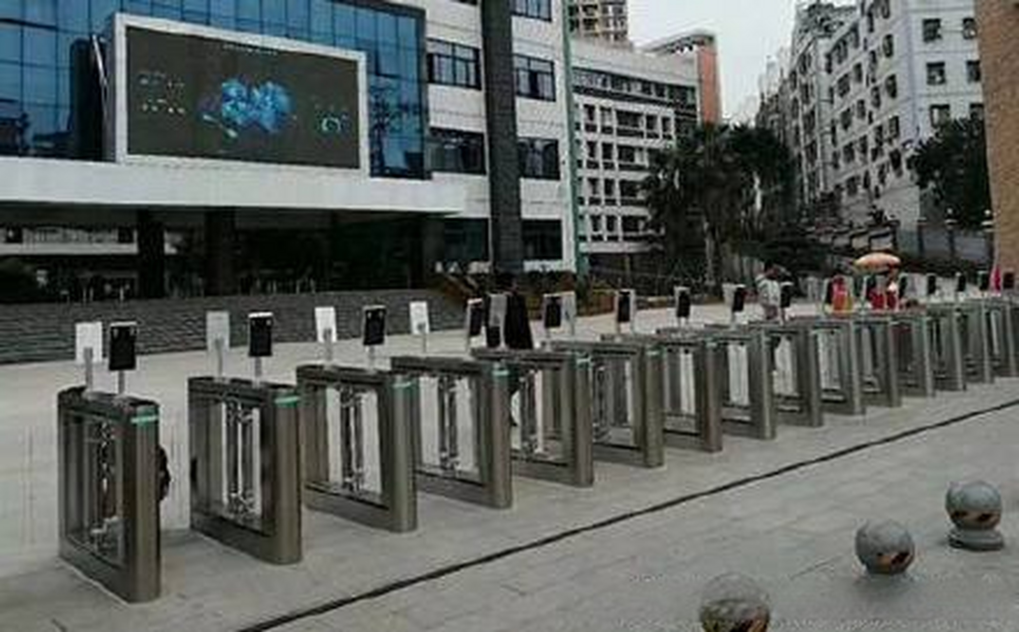 智慧校园门禁考勤系统闸机 构筑安全与高效的校园新防线